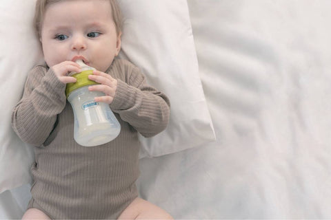 Biberonla Beslemede Sık Yapılan Hatalar ve Doğru Bilinen Yanlışlar Nelerdir?